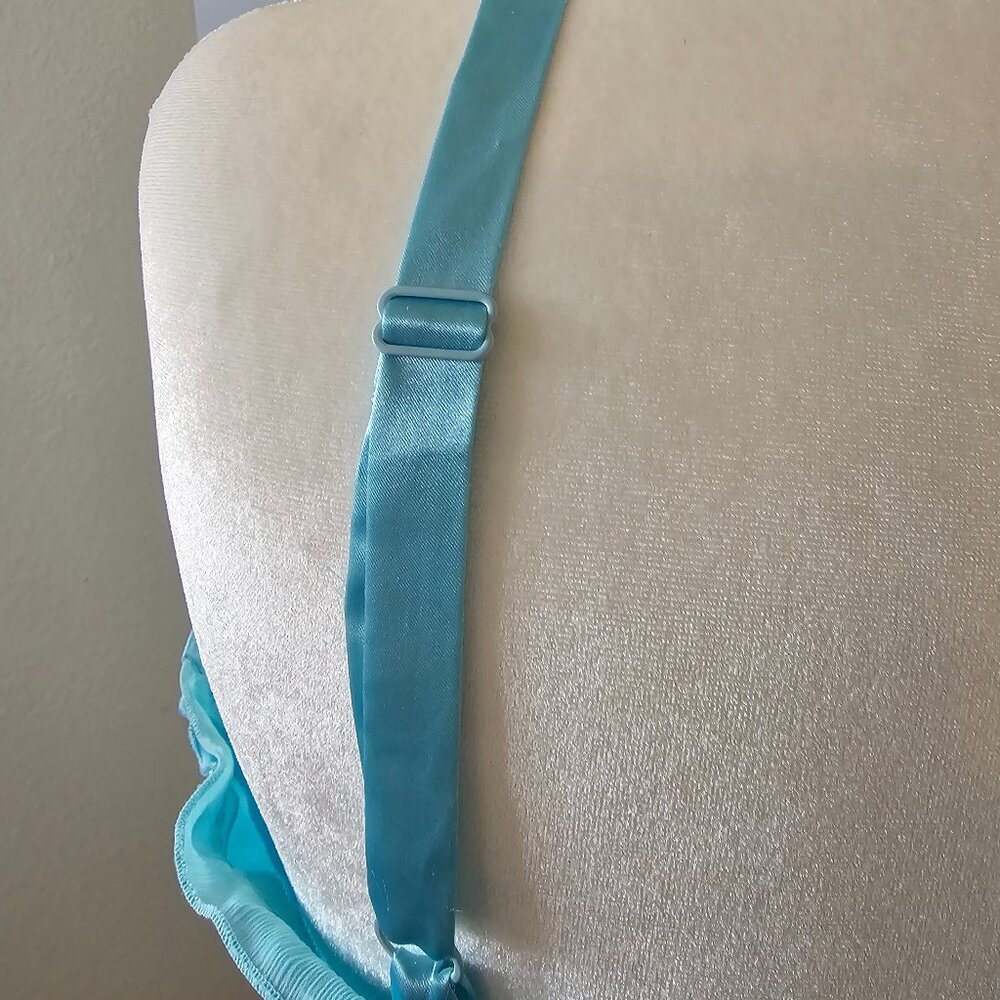 Satin Ruffle Slinky Y2K Tank - Picture 6 of 7